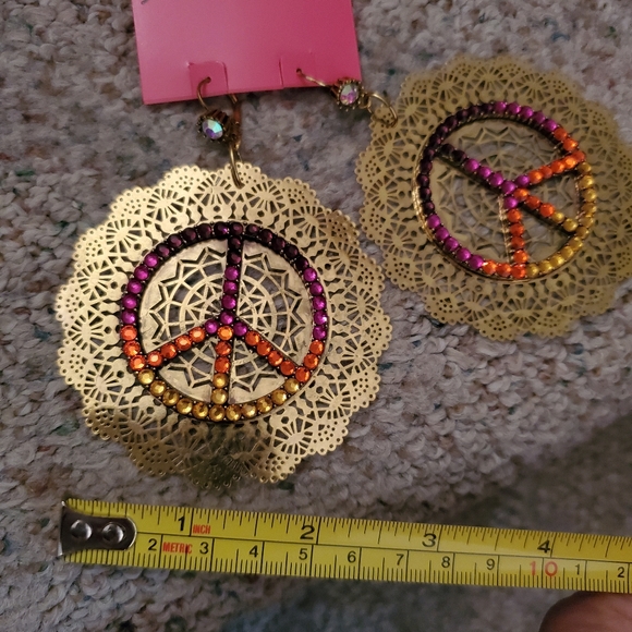 Betsy johnson peace earrings - Picture 5 of 5